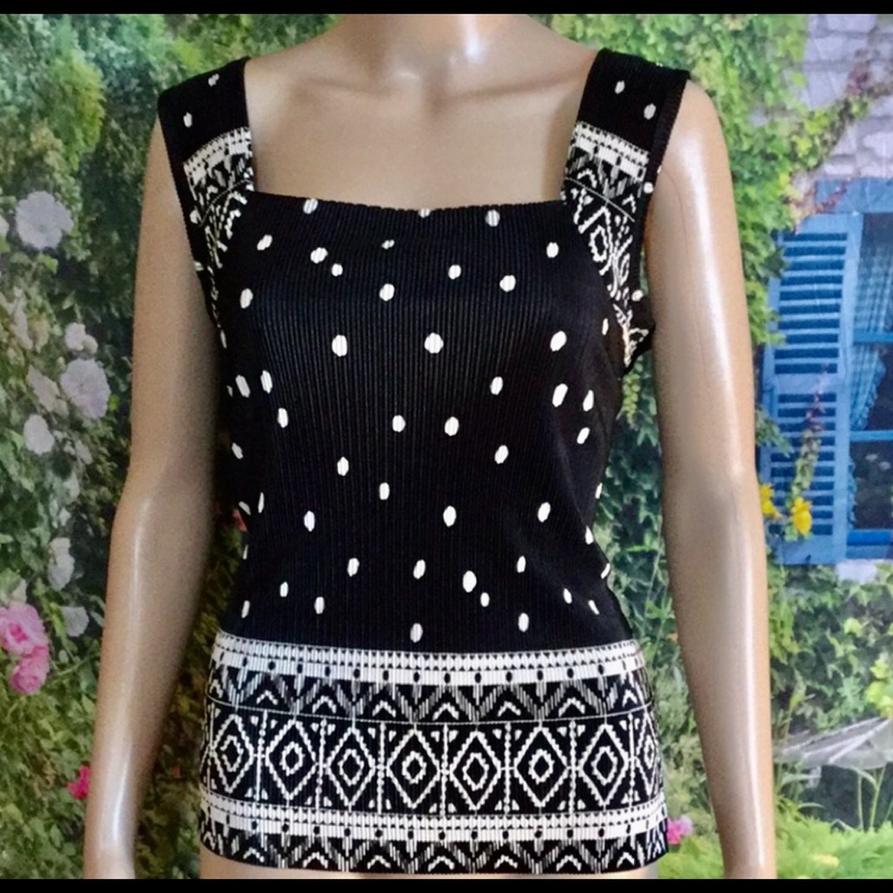 PLISSE Black & white sleeveless sheer TOP